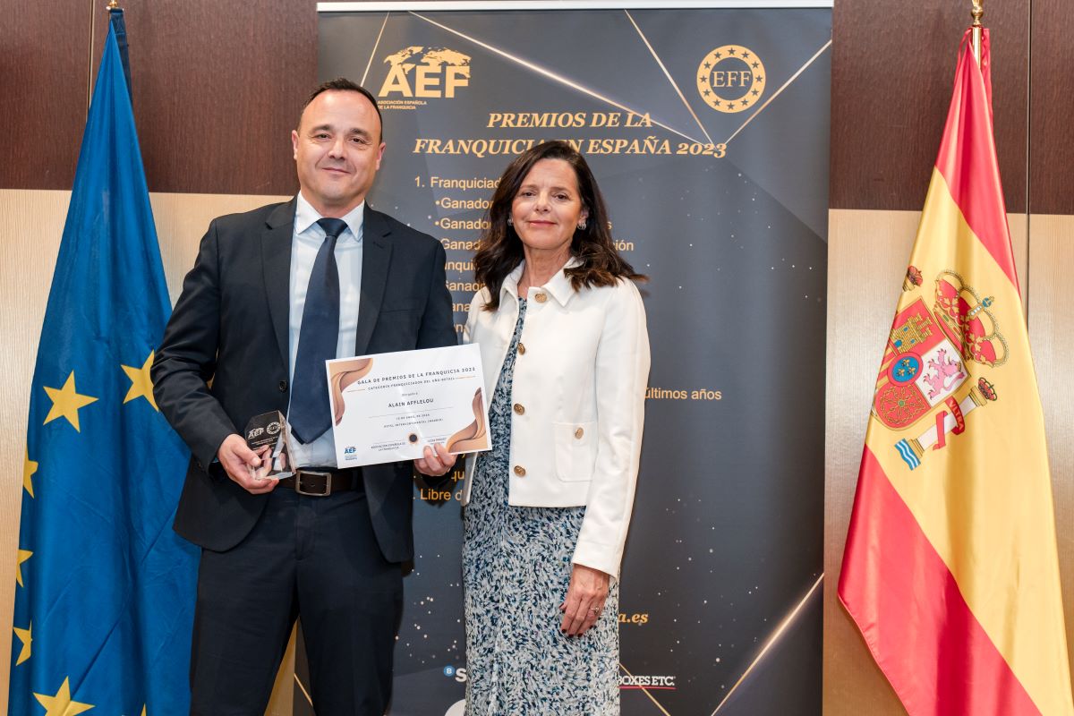ALAIN AFFLELOU recibe el Premio Franquiciador del Año por su impulso en el área de audiología